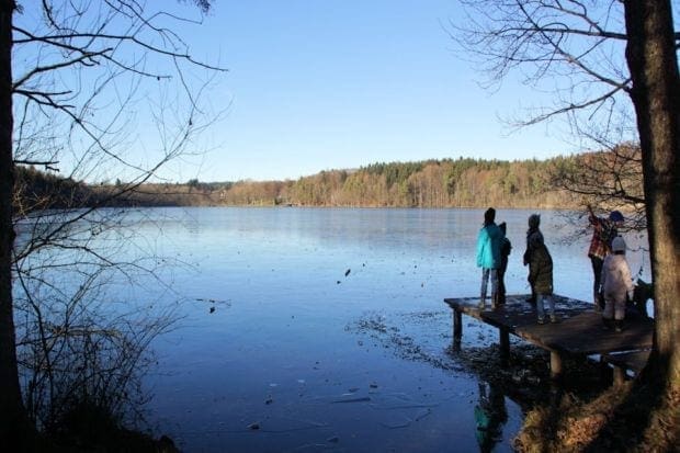 Steinsee mit Eisfläche